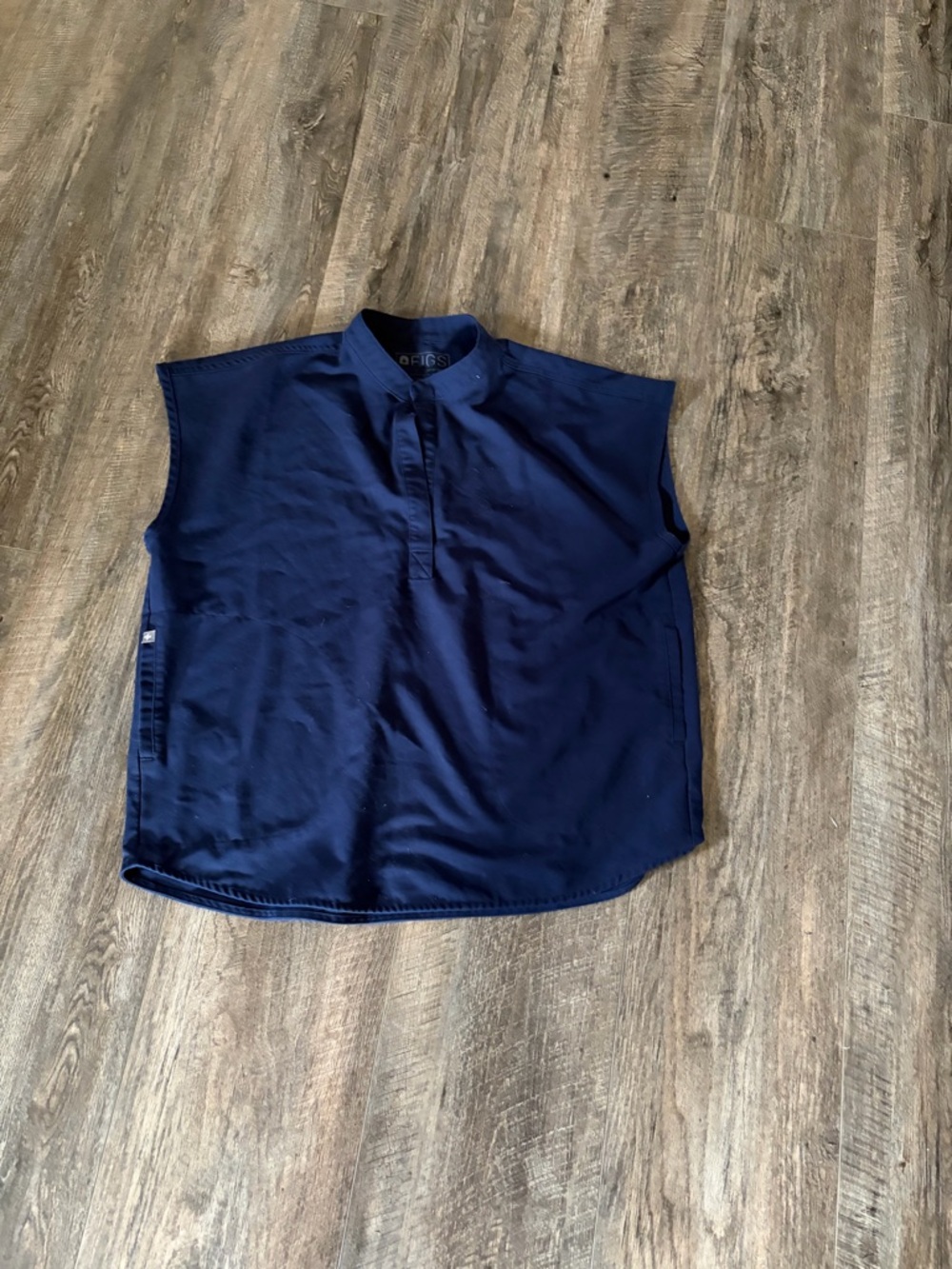 Figs rafaela oversized scrub top